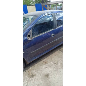 Стекло переднее левое Peugeot 206 в Омске
