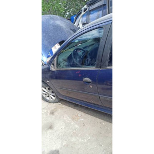 Стекло переднее левое Peugeot 206 в Омске