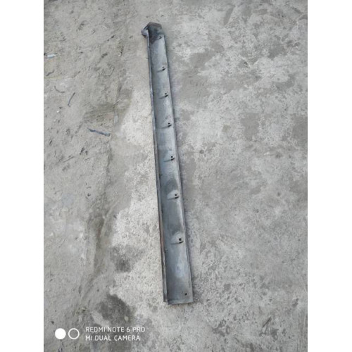 Накладка на порог правая Mitsubishi Pajero/Montero V1.2.3.4 в Омске