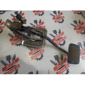 Педаль тормоза Toyota Camry/Vista SV40 в Омске Педаль тормоза Toyota Camry/Vista SV40 в Омске