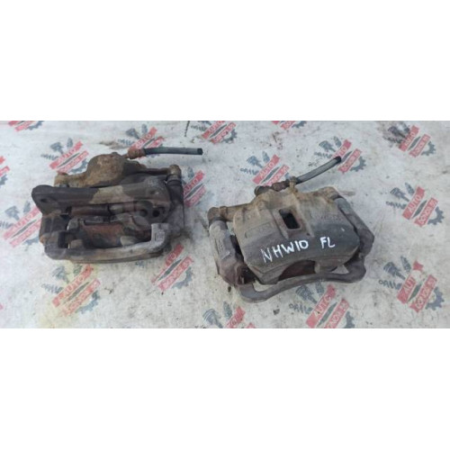 Суппорт тормозной передний Toyota Prius NHW10 54-22/22V в Омске