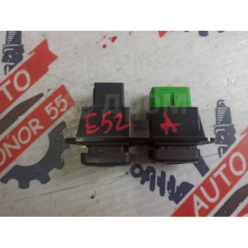 Кнопка аварийки и подогрева Mitsubishi Galant E52A в Омске