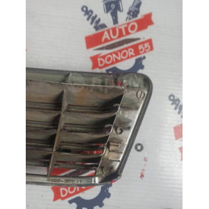 Решетка радиатора Toyota Camry SV40 53101-32270 дефект креплений в Омске Решетка радиатора Toyota Camry SV40 53101-32270 дефект креплений в Омске